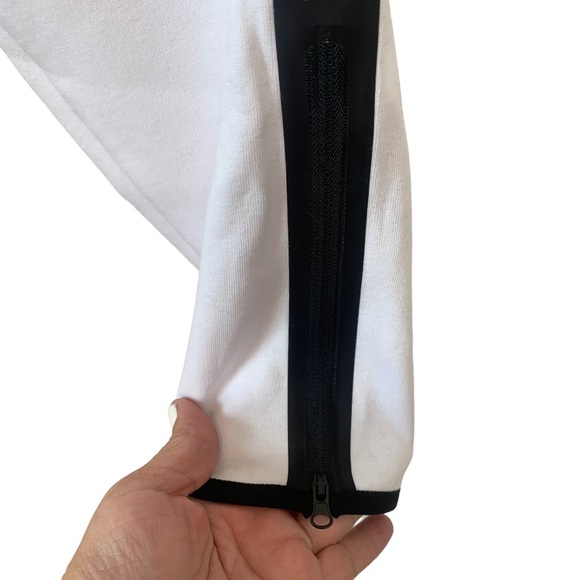 ZARA White Joggers with zipper at ankle and black trim - Picture 3 of 8